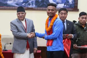विजेता खेलाडीलाई प्रतिव्यक्ति दुई लाख पुरस्कार दिने प्रधानमन्त्रीको घोषणा