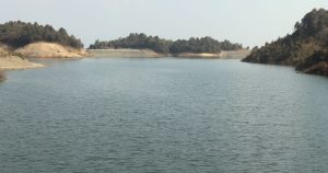 बागमती नदीमा पानी बगाउन शिवपुरीमा बनाइएकाे विशाल धाप बाँध