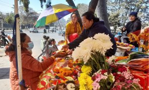 पूजासामग्री बिक्रीबाट मासिक ७० हजारसम्म आम्दानी