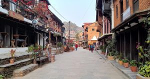 स्वदेशी-विदेशीलाई माैलिकताले माेहित बनाइरहेकाे बन्दिपुर बजार