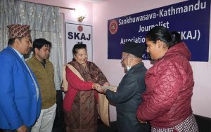 आर्थिक समस्याका कारण उपचार गराउन नसकेका संखुवासभा मादीका दाहाललाई संखुवासभा समाज अमेरिकाको सहयोग